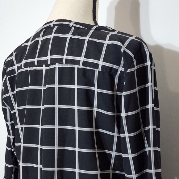 Notations Black and White Checkered Long Sleeve Button Front Blouse, Medium - Picture 7 of 12